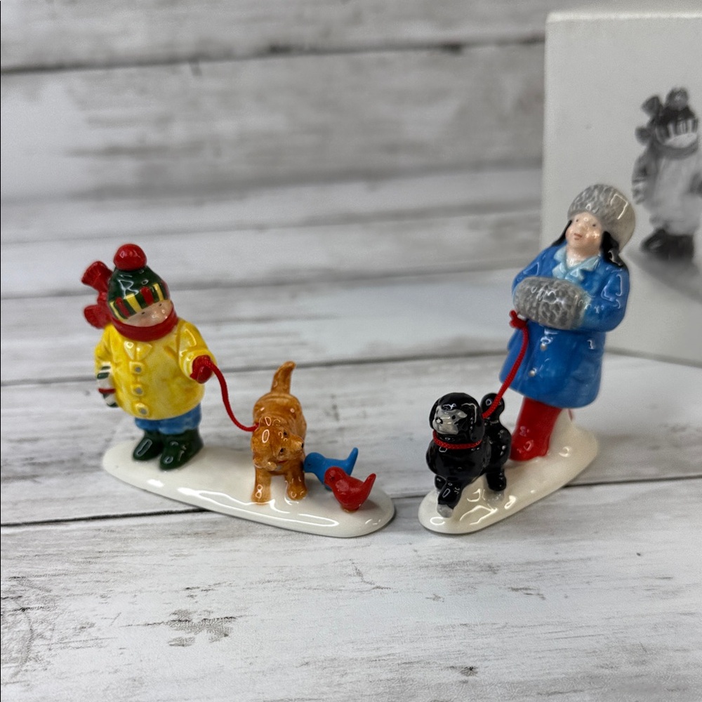 Department 56 PETS on PARADE Snow Christmas village accessory dogs poodle